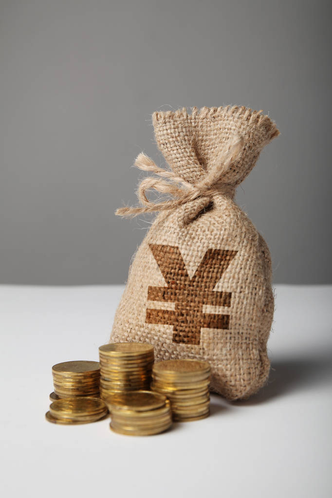 比特币一度跌破95000美元大关！加密货币全线万人爆仓